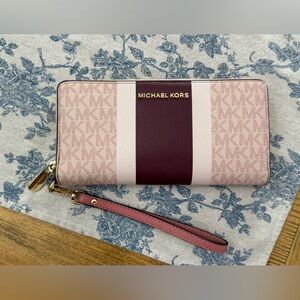 Michael Kors Jet Set Travel Continental Wallet Clutch in Ballet Multi